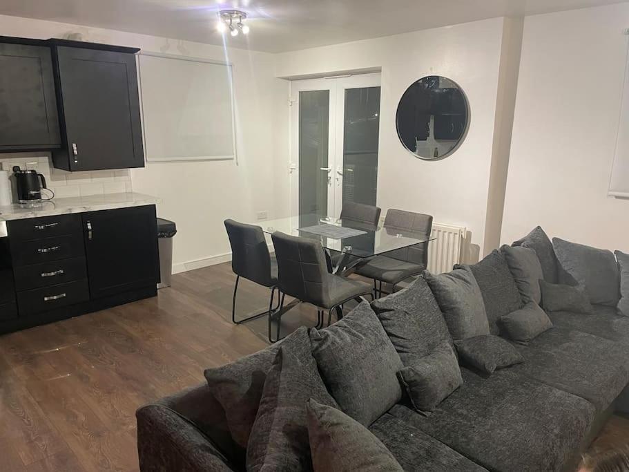 Stunning Central Apartment With Free Parking Sheffield Eksteriør bilde